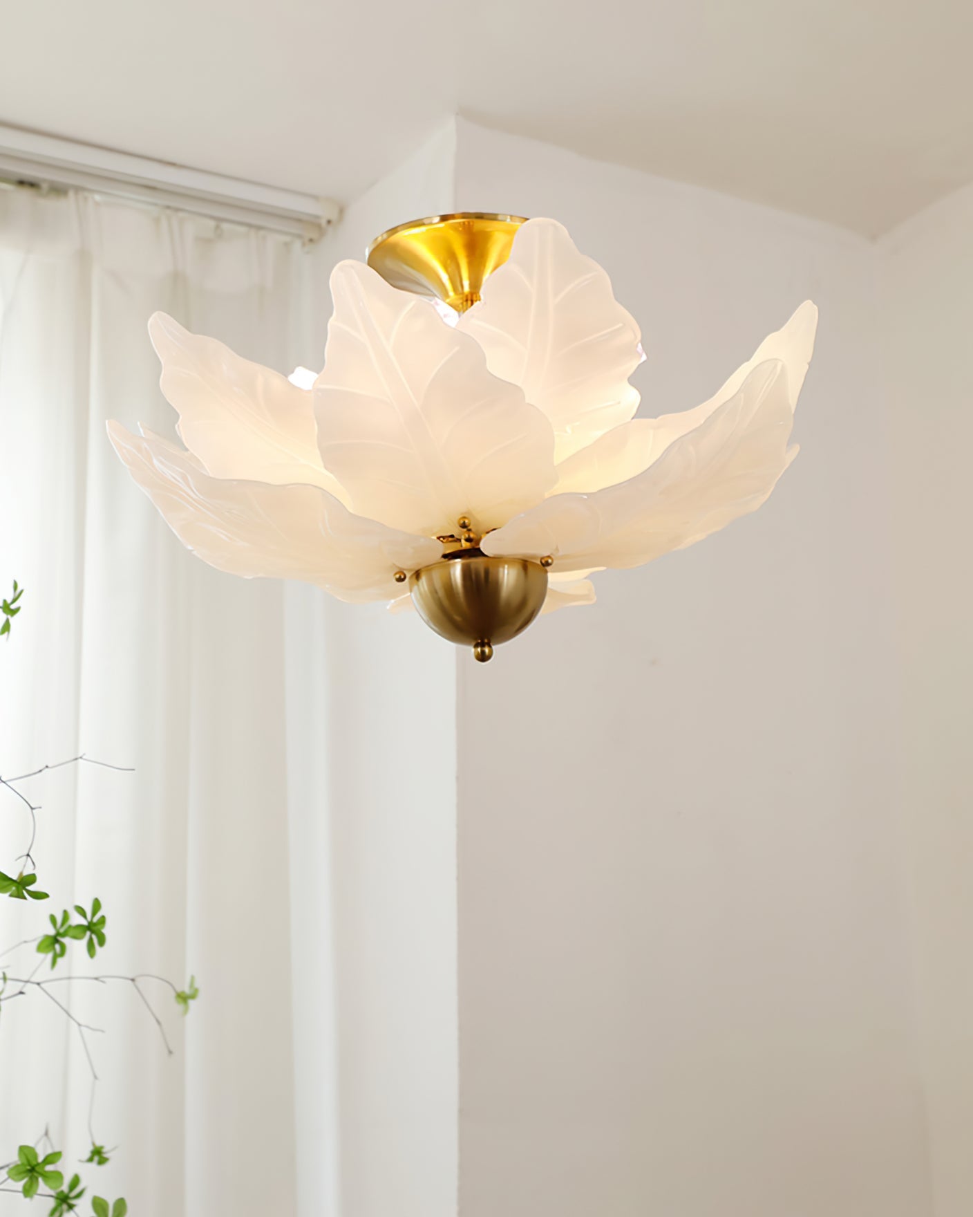 FoliageGlow - Deckenlampe mit Glasblatt-Design und sanfter Beleuchtung