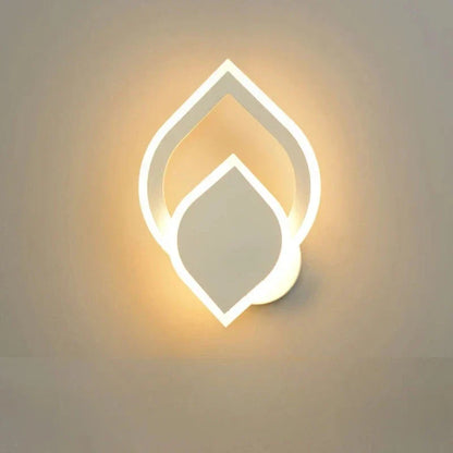 HeartGlow – Elegant Wall Light