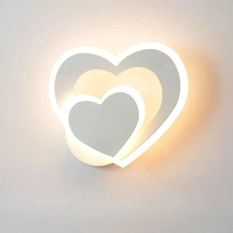 HeartGlow – Elegant Wall Light