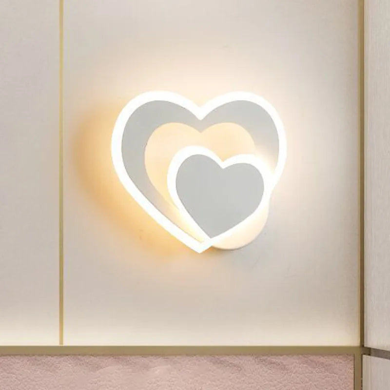 HeartGlow – Elegant Wall Light