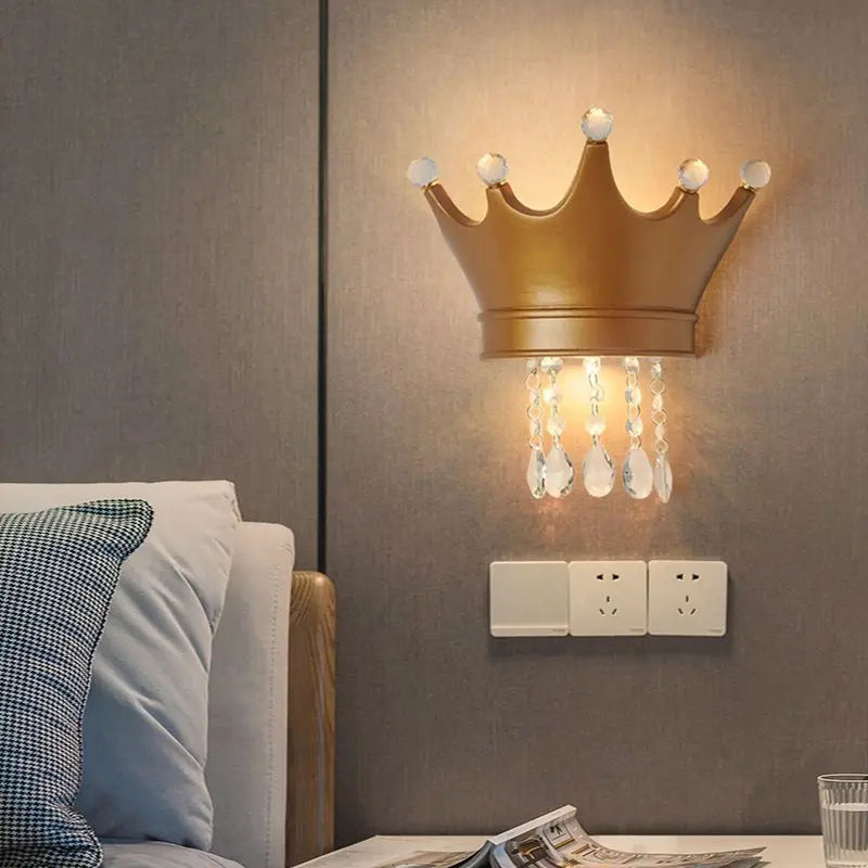 RadiantCrown – Elegant Wall Light