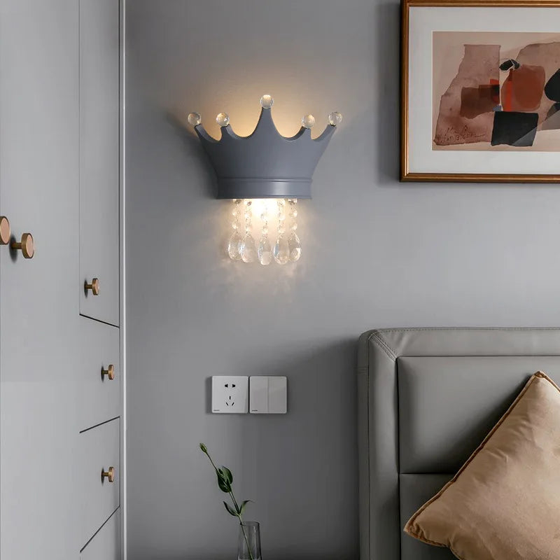 RadiantCrown – Elegant Wall Light