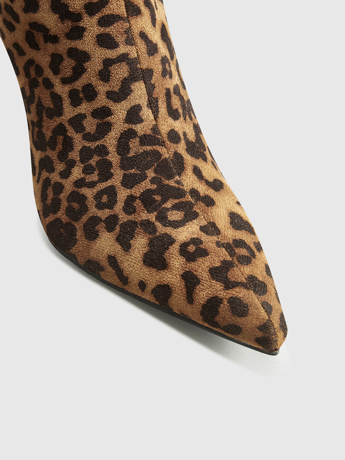 Leopard Print Knee High Boots for Women with Pointed Toe and Mid-Heel – Stylish & Comfortable 6