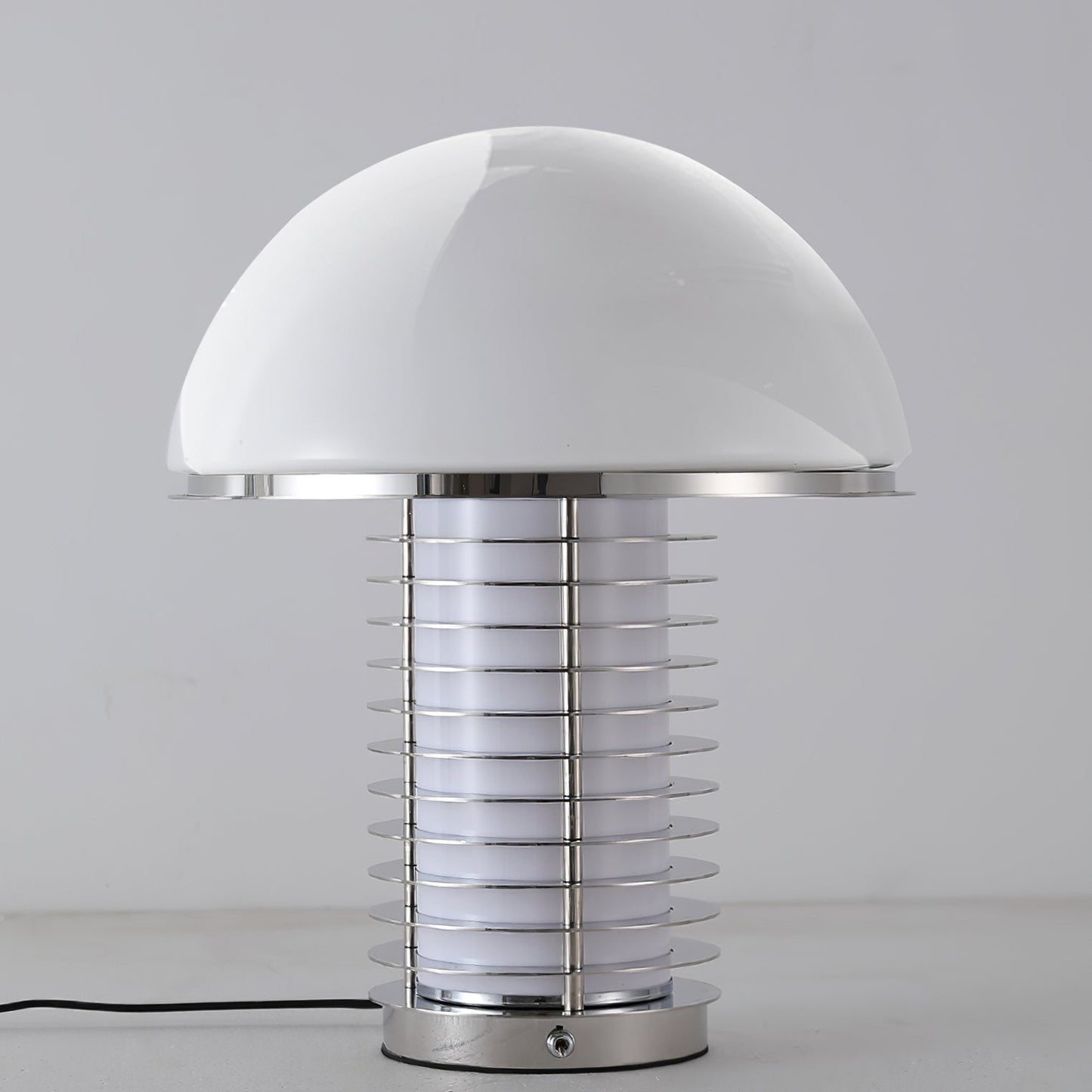 SubtleGlow - Modern Table Lamp with Soft Lighting and Refined Finish
