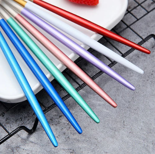 LuxeGleam | Elegant Gold Silver 24-Piece Stainless Steel Cutlery Set 3