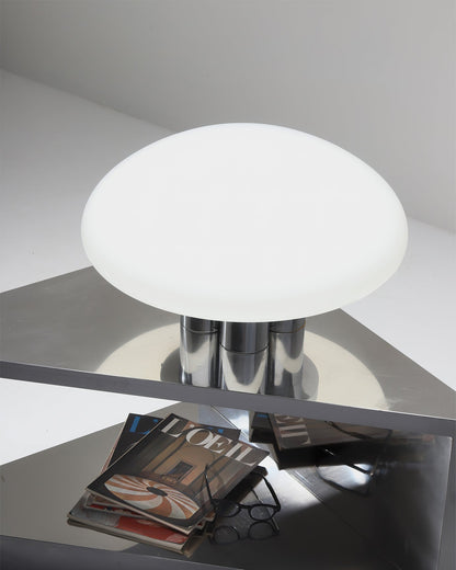 SilverAura – Lampada da Tavolo Bianca con Base in Cromo