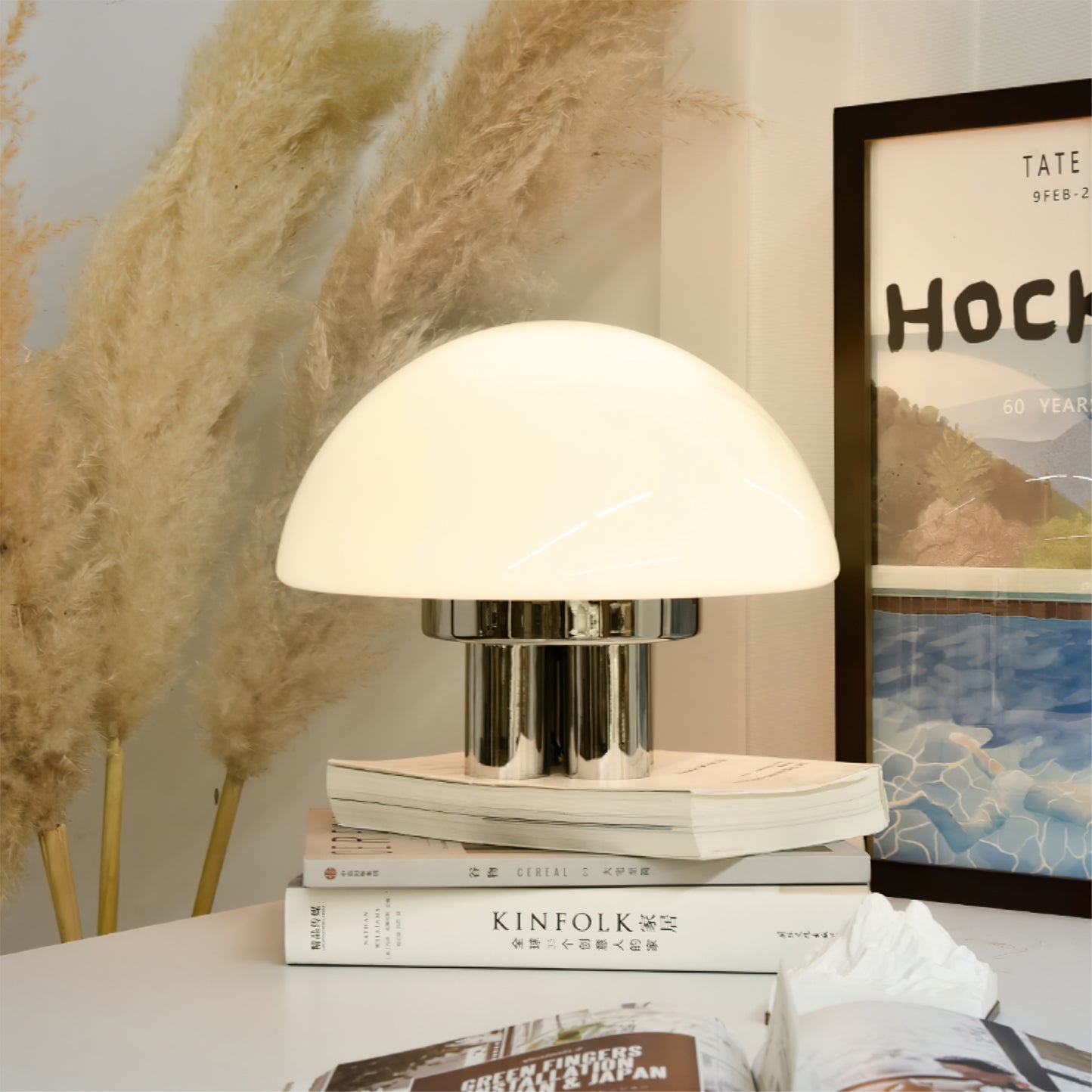 SilverAura – Lampada da Tavolo Bianca con Base in Cromo