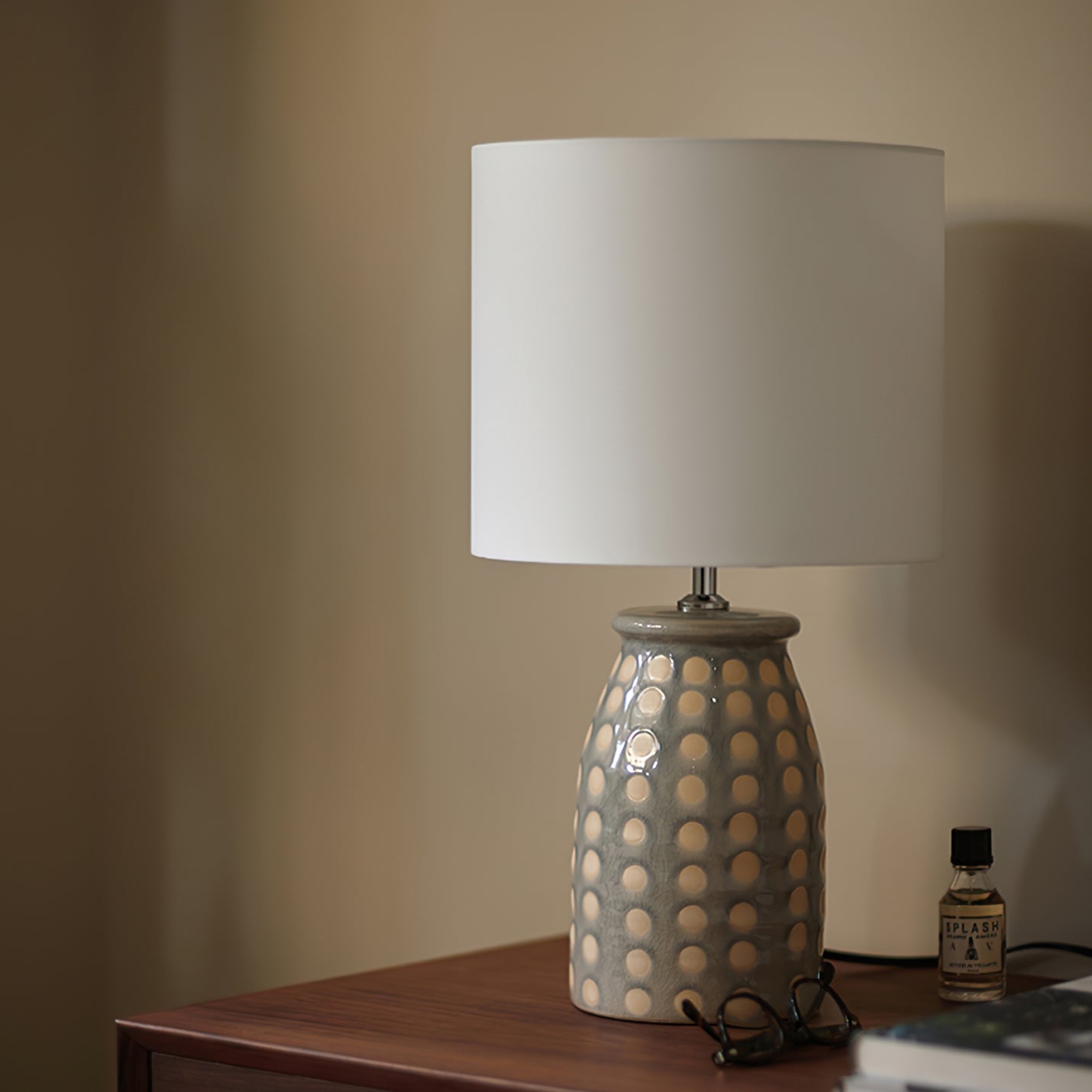 CeramLuxe – Lampada da Tavolo Classica con Tocco Artistico