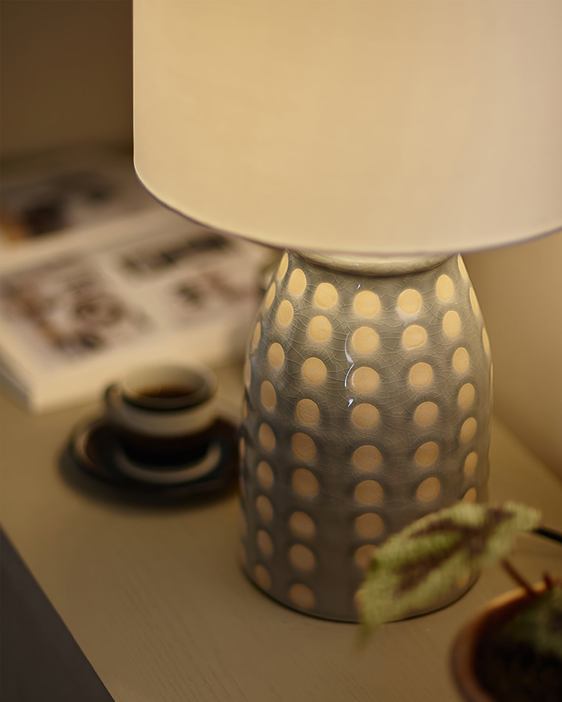 CeramLuxe – Lampada da Tavolo Classica con Tocco Artistico