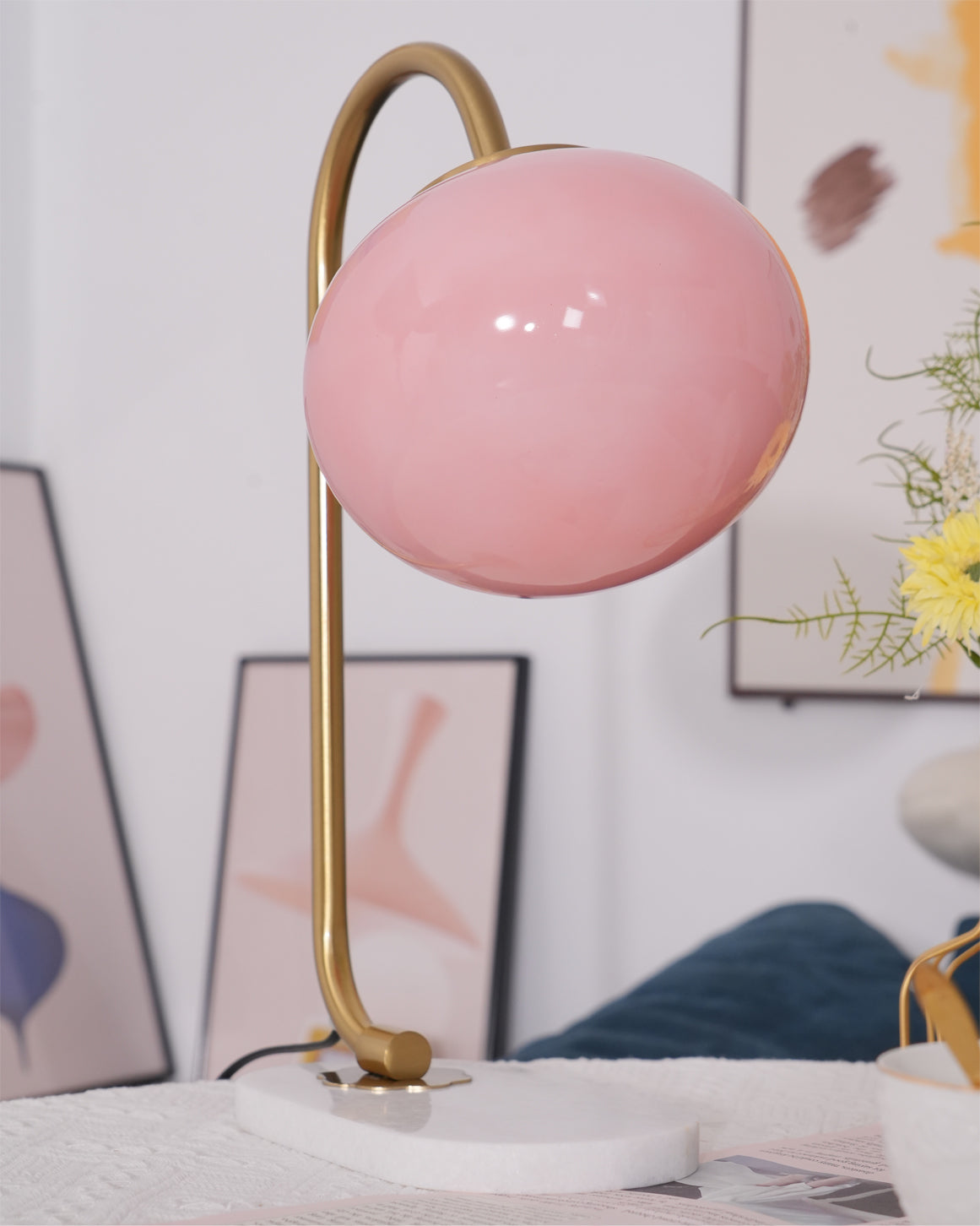 FluffyGlow - Fun Table Lamp with Sweet Marshmallow Vibes