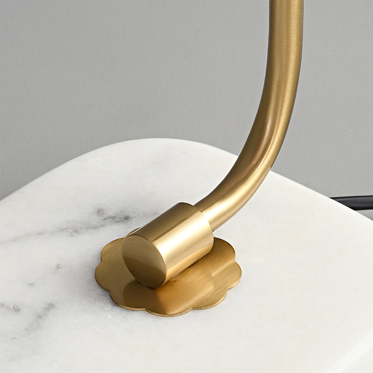 FluffyGlow - Fun Table Lamp with Sweet Marshmallow Vibes
