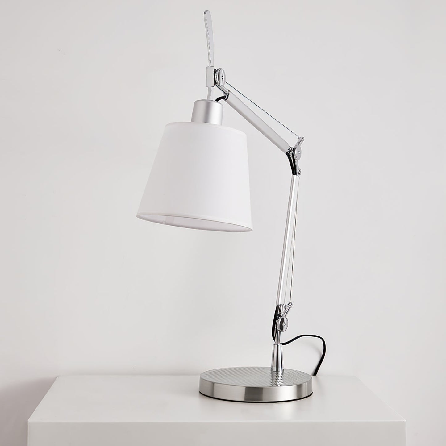 ClassicBeam - Modern Table Lamp