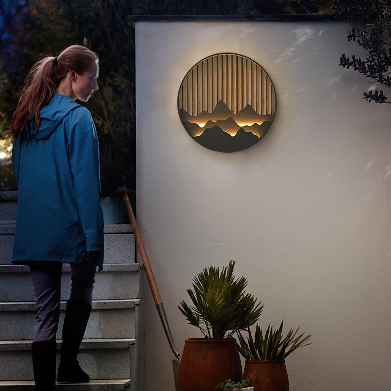 SummitGlow – Elegante Außenwandleuchte