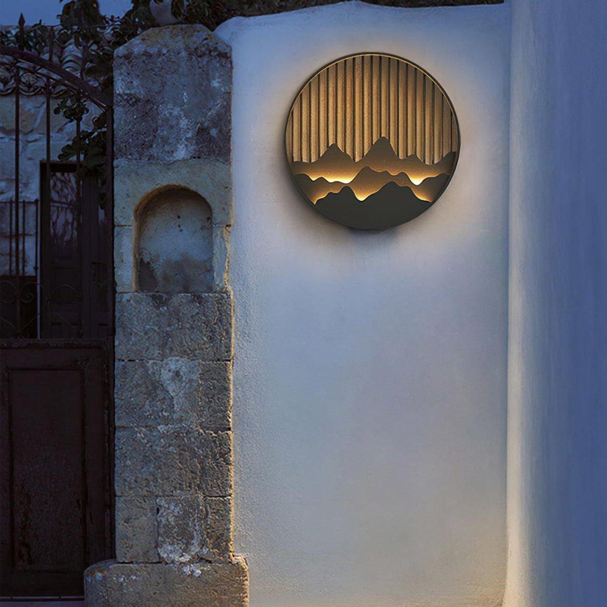 SummitGlow – Elegante Außenwandleuchte