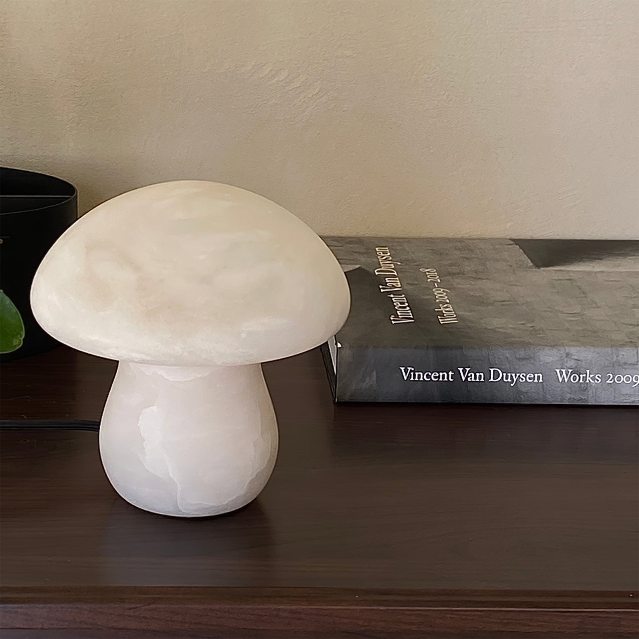 LuminousMushroom - Stylish Alabaster Lamp