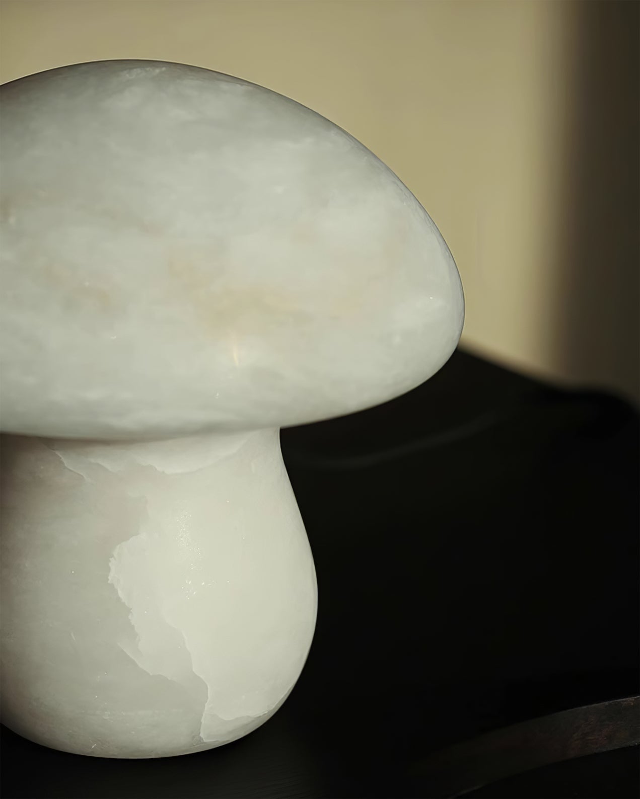 LuminousMushroom - Stylish Alabaster Lamp
