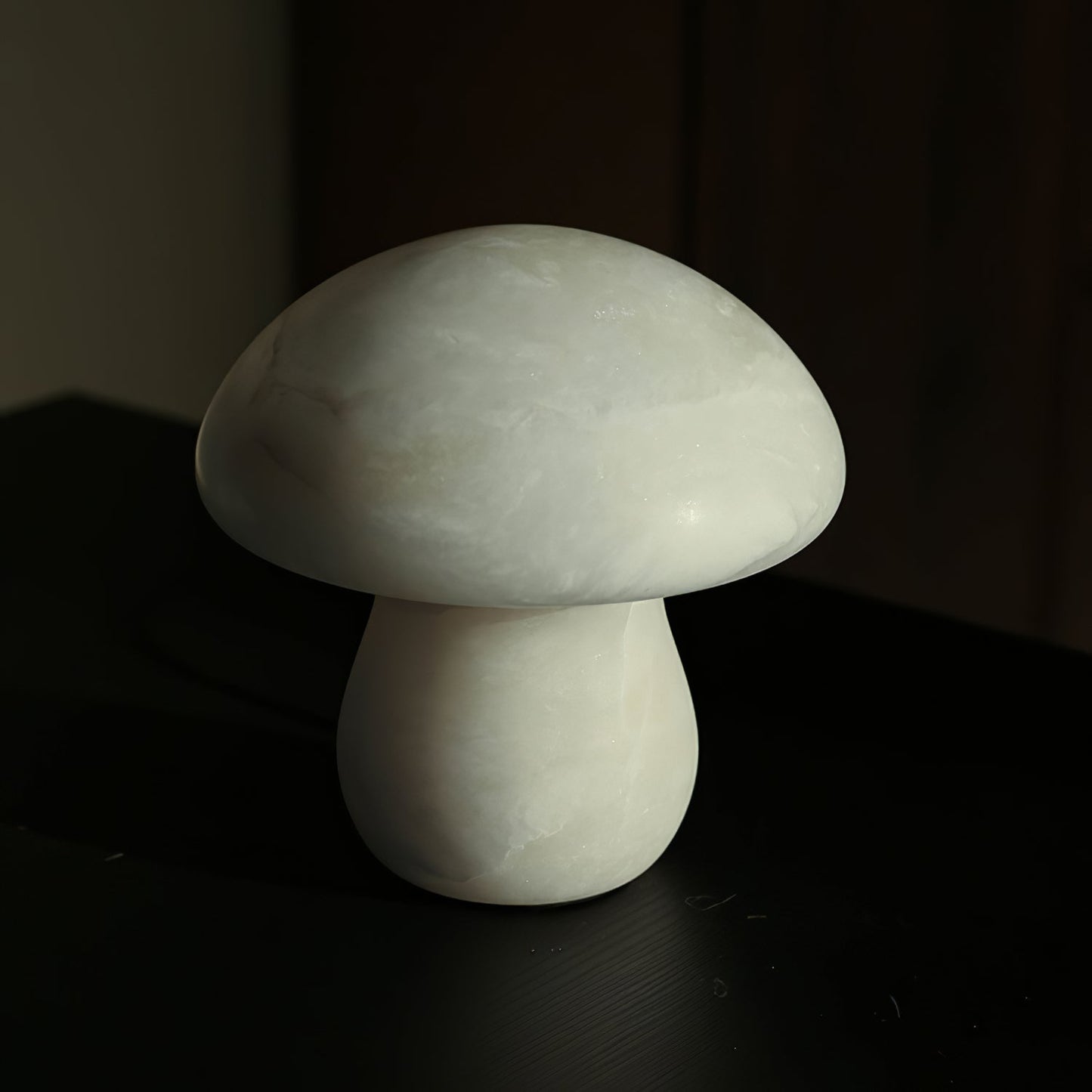 LuminousMushroom - Stylish Alabaster Lamp