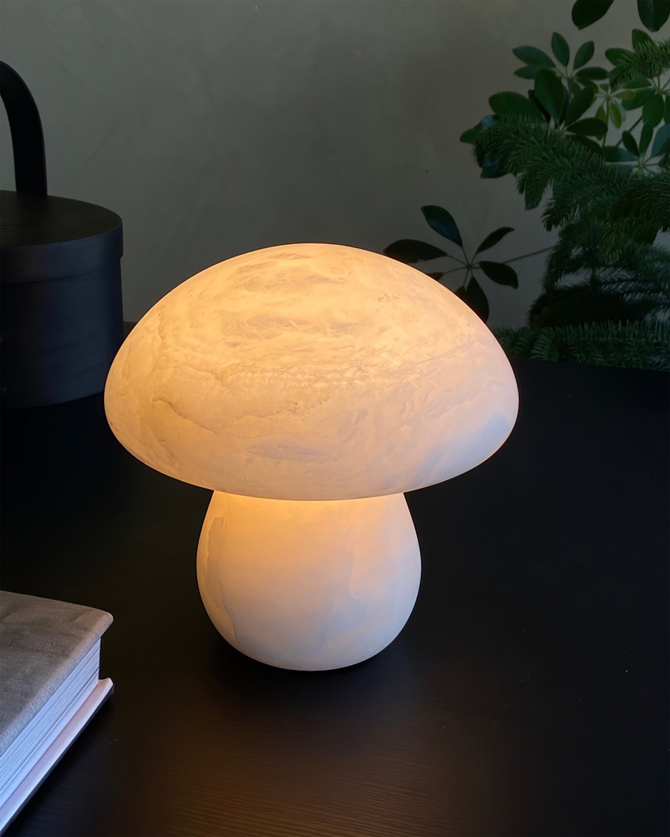 LuminousMushroom - Stylish Alabaster Lamp