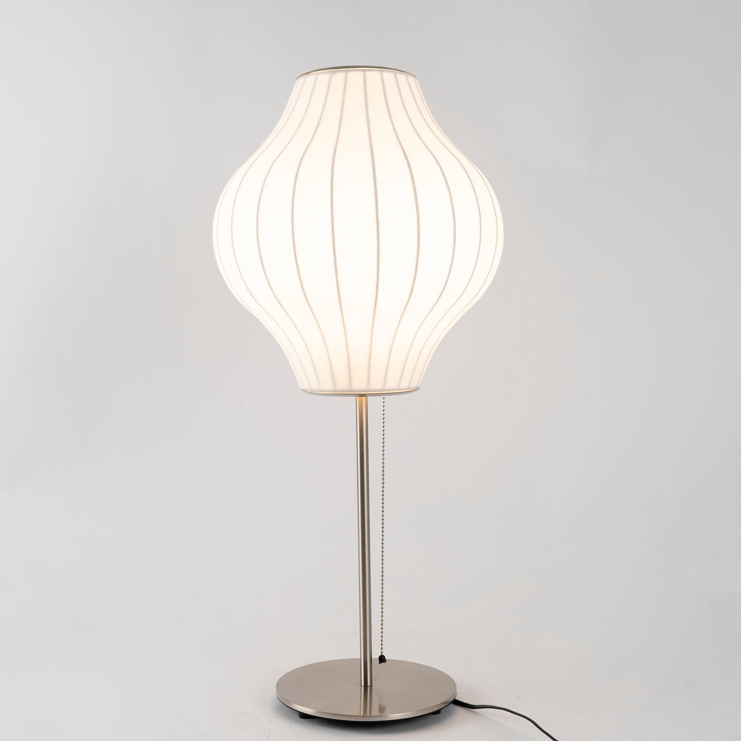 SteelAura – Elegant Table Lamp with Modern Appeal