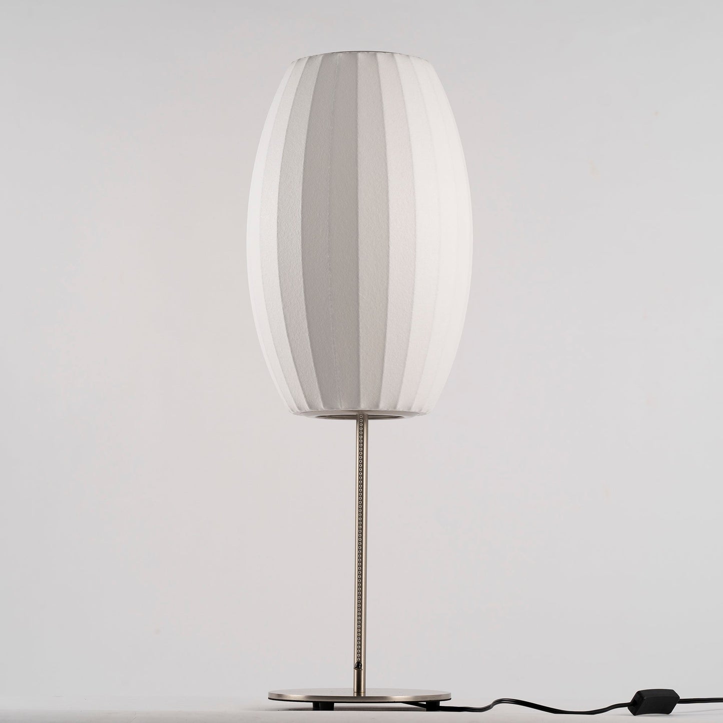 SteelAura – Elegant Table Lamp with Modern Appeal
