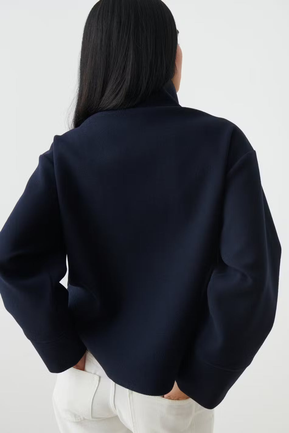 Norava | Chic Modern Short Women's Coat with Elegant Collar and Button Closure 7