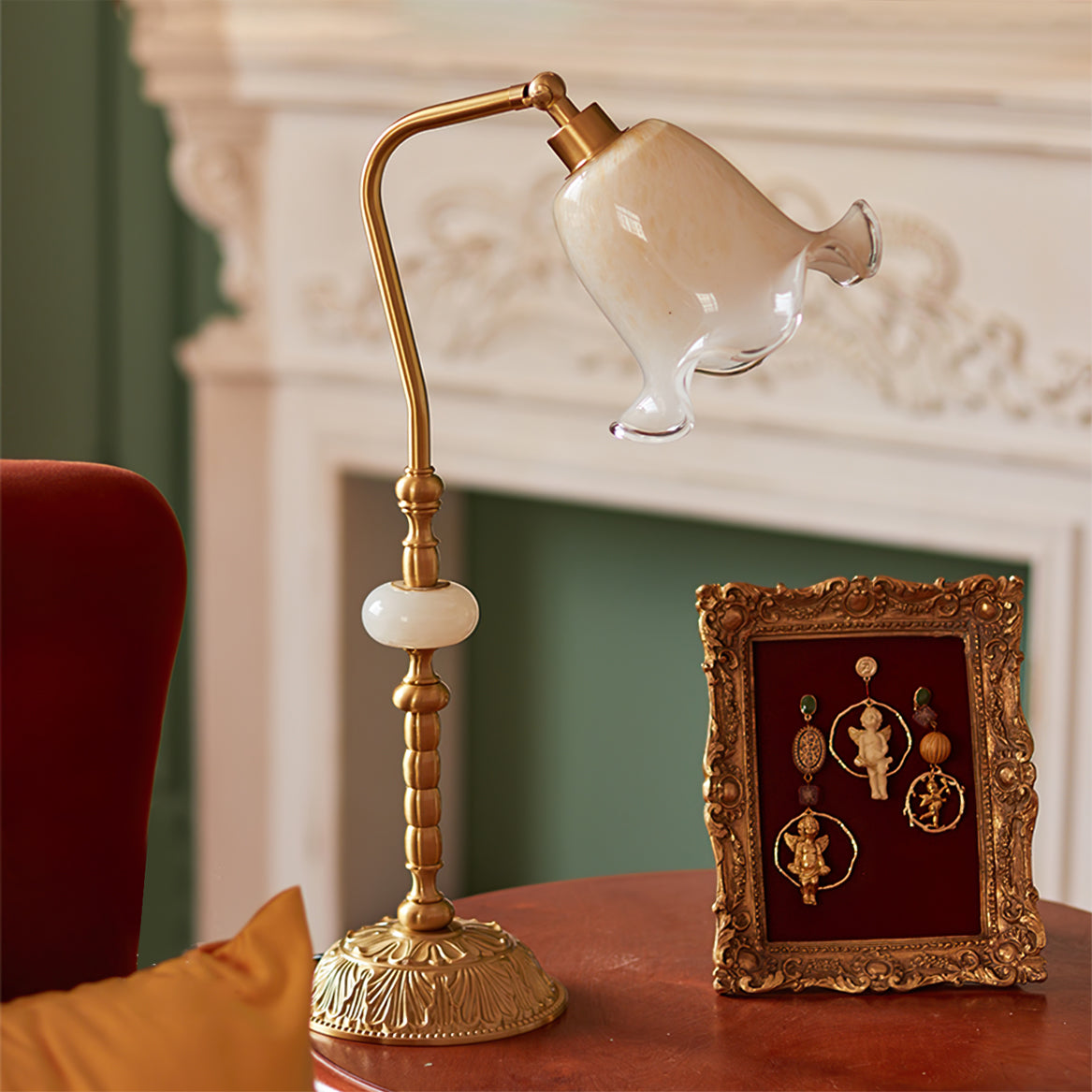 BrassAura – Lampada da Tavolo Floreale Vintage