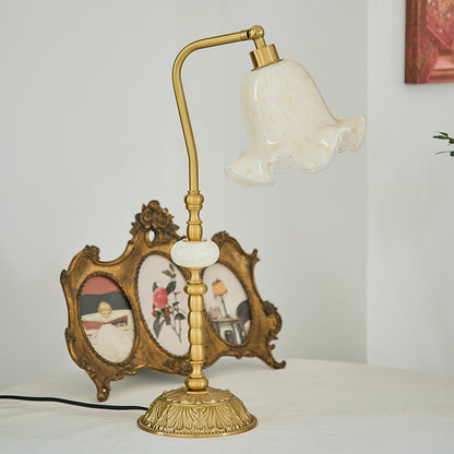 BrassAura – Lampada da Tavolo Floreale Vintage