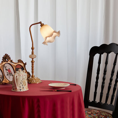 BrassAura – Lampada da Tavolo Floreale Vintage