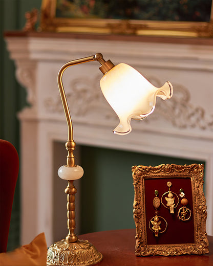 BrassAura – Lampada da Tavolo Floreale Vintage