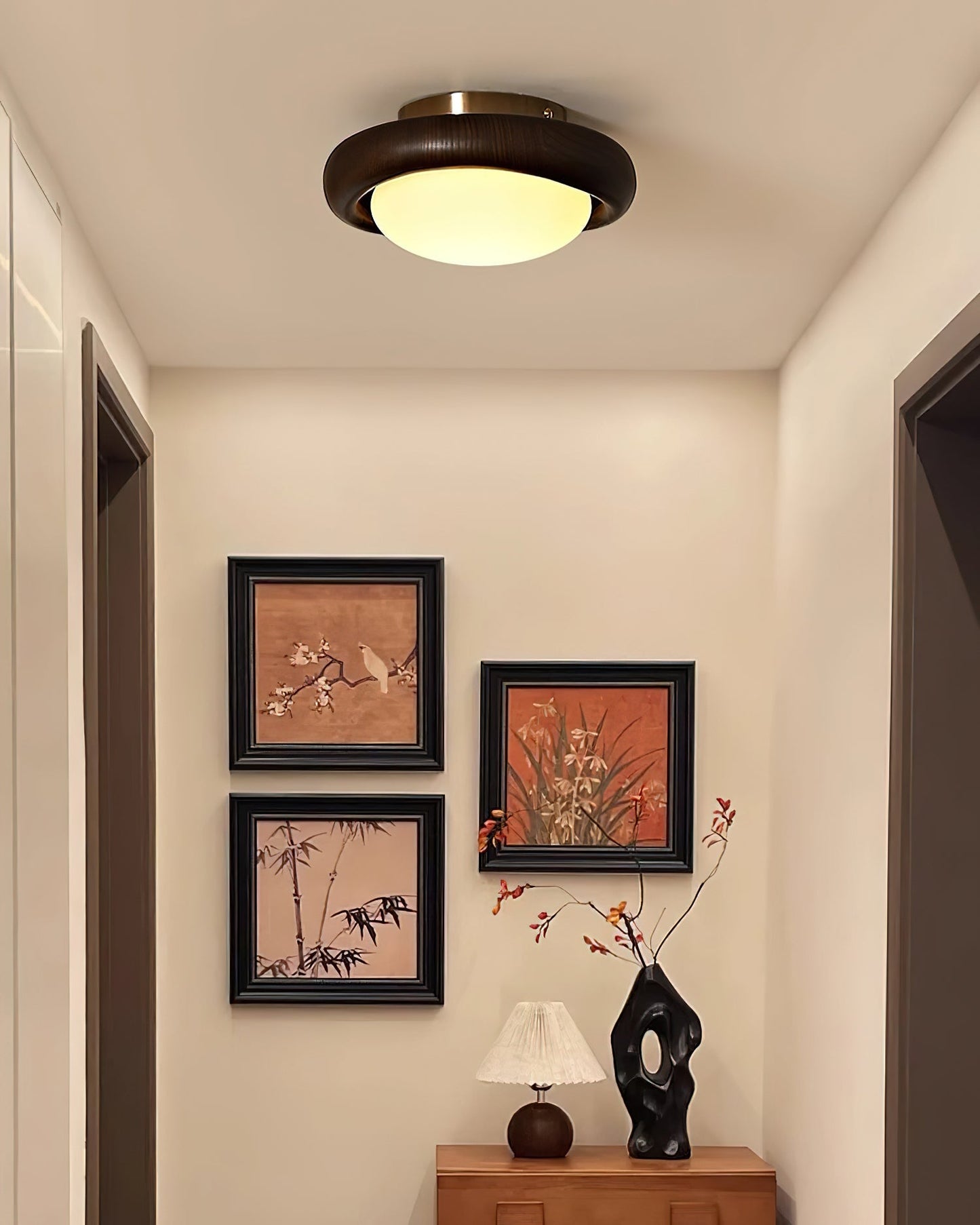 NoviLuxe - Ceiling Light with Streamlined Form and Warm Glow