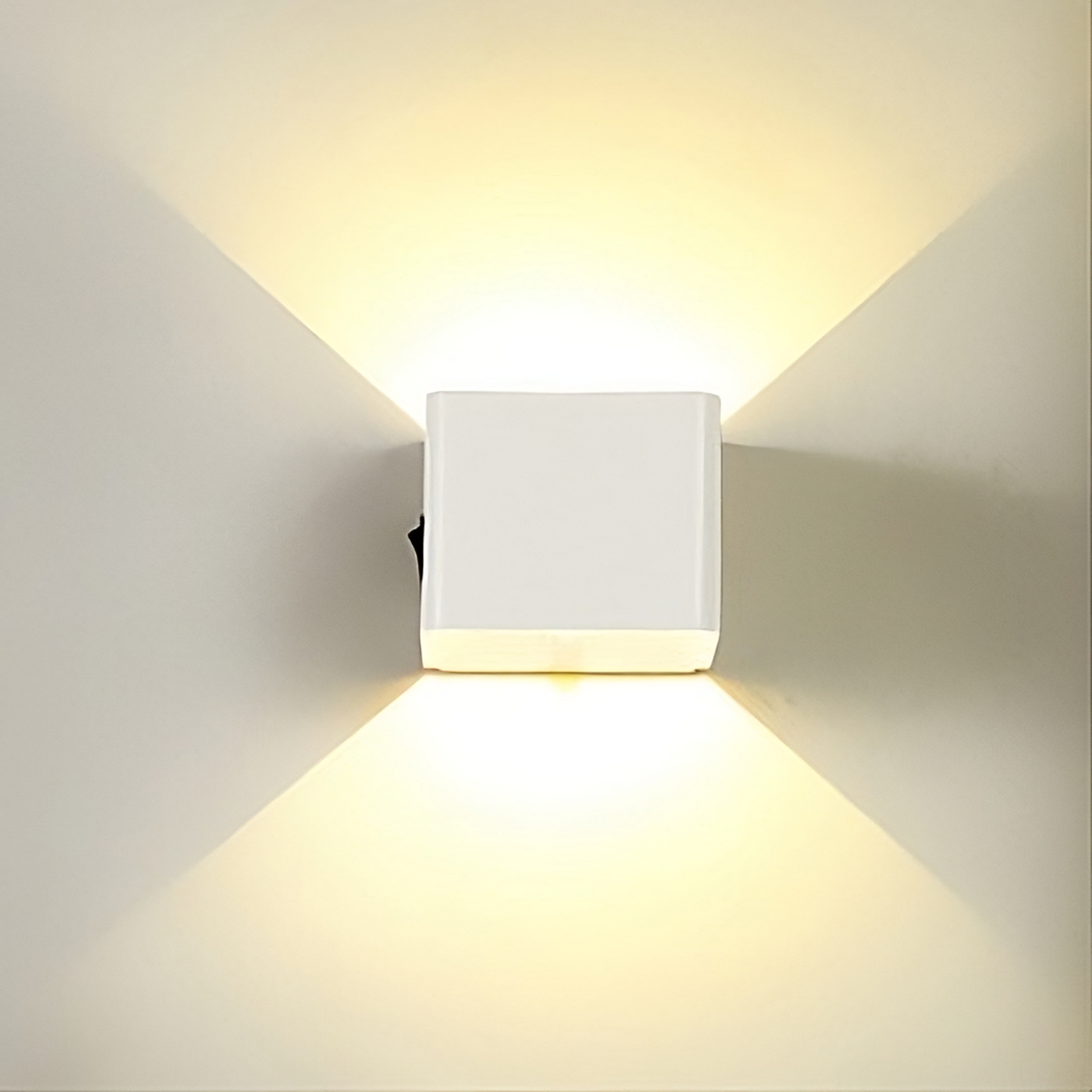 CubeGlow – Wall Light with Motion Sensor