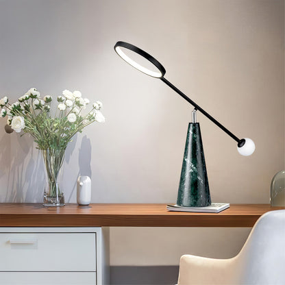 TriGlow – Lámpara de Mesa Geométrica con Cuello de Cisne Ajustable