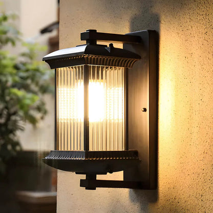 Pavo's Outdoor Wall Lamp 3
