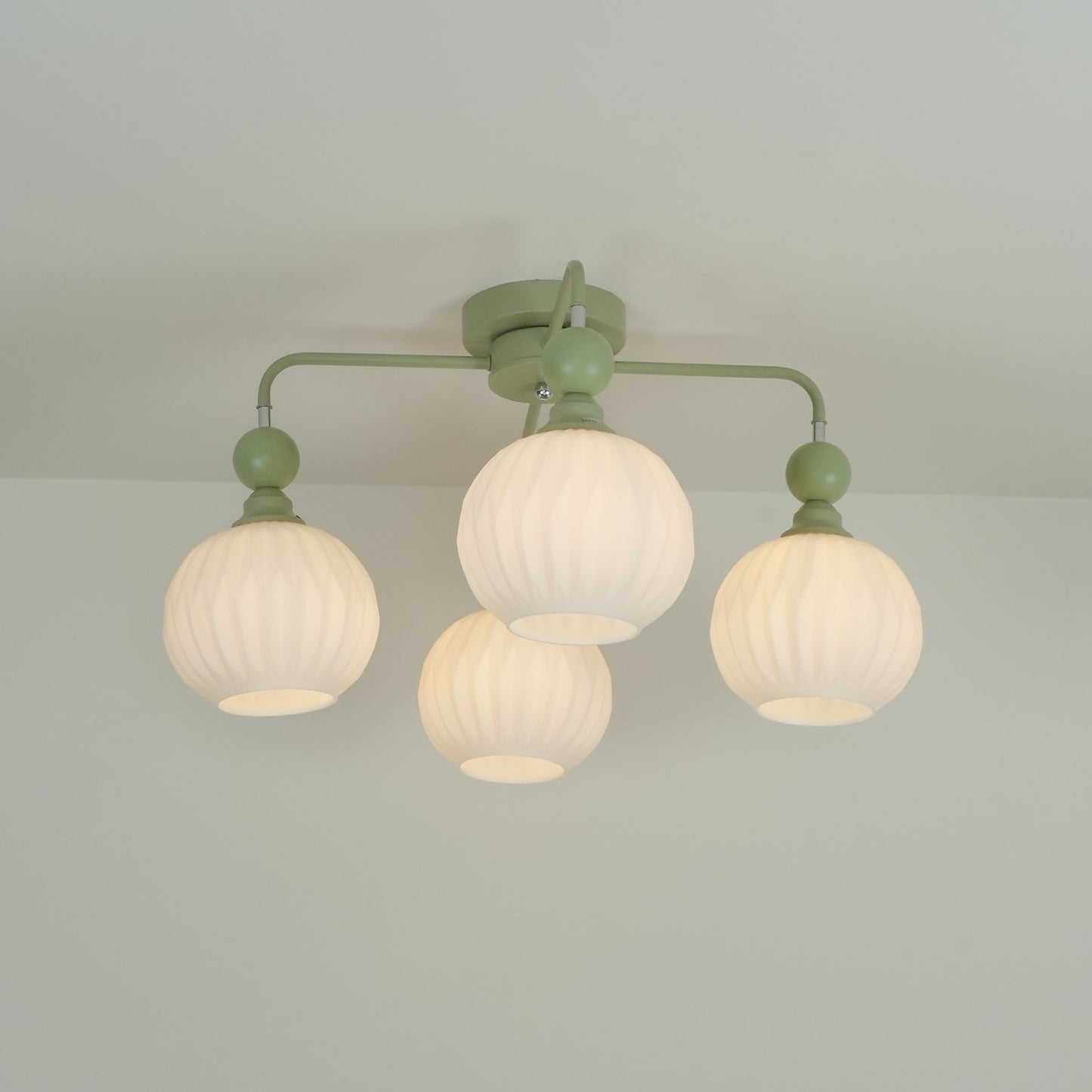 LuxeAura - Deckenlampe mit von Renee inspiriertem Design und warmem Licht
