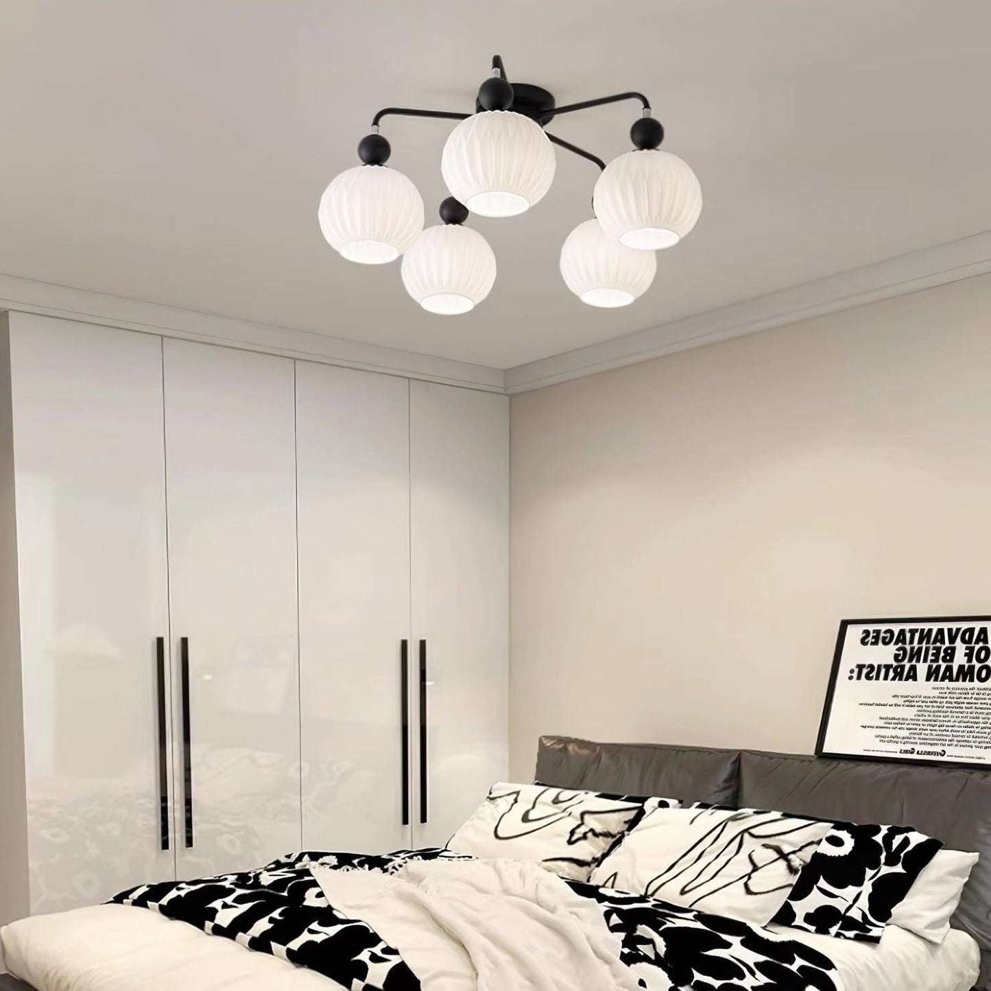 LuxeAura - Deckenlampe mit von Renee inspiriertem Design und warmem Licht