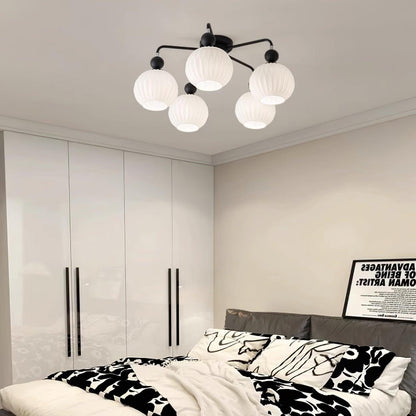 LuxeAura - Deckenlampe mit von Renee inspiriertem Design und warmem Licht