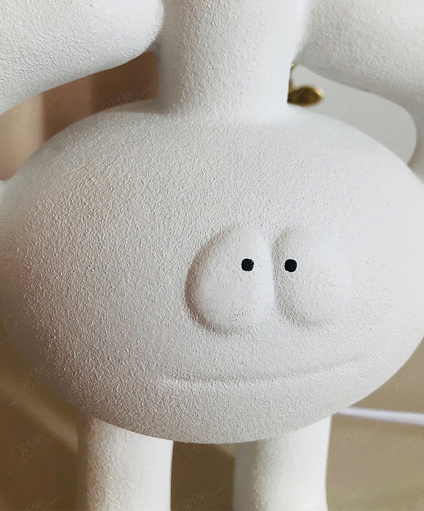 RoboLuxe - Table Lamp with Robot-Inspired Design and Cozy Illumination
