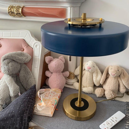 ElegantGlow – Lampada da Tavolo in Metallo e Acrilico Senza Tempo