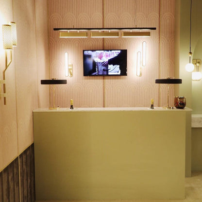 ElegantGlow – Lampada da Tavolo in Metallo e Acrilico Senza Tempo