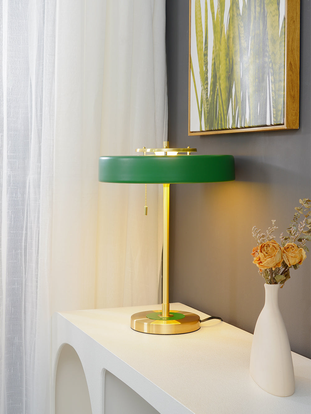 ElegantGlow – Lampada da Tavolo in Metallo e Acrilico Senza Tempo