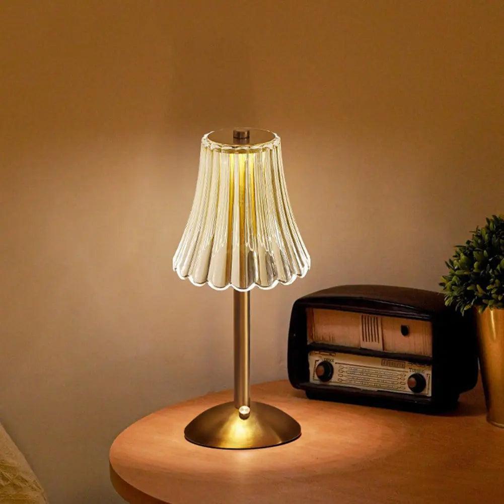 CrystalLuxe - Vintage Table Lamp with Elegant Shine