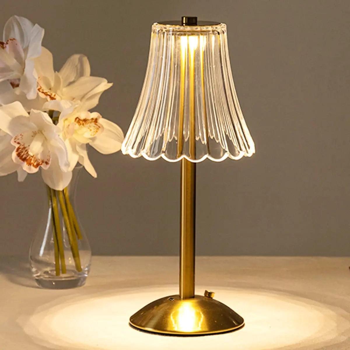 CrystalLuxe - Vintage Table Lamp with Elegant Shine
