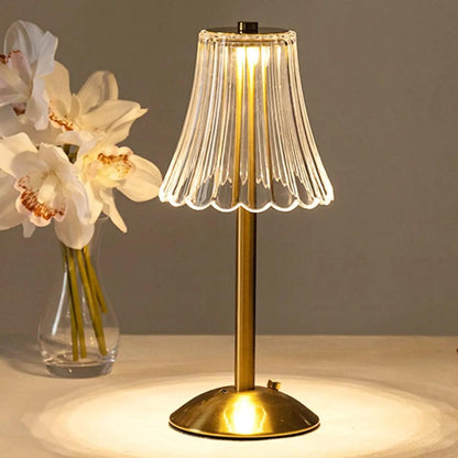CrystalLuxe - Vintage Table Lamp with Elegant Shine