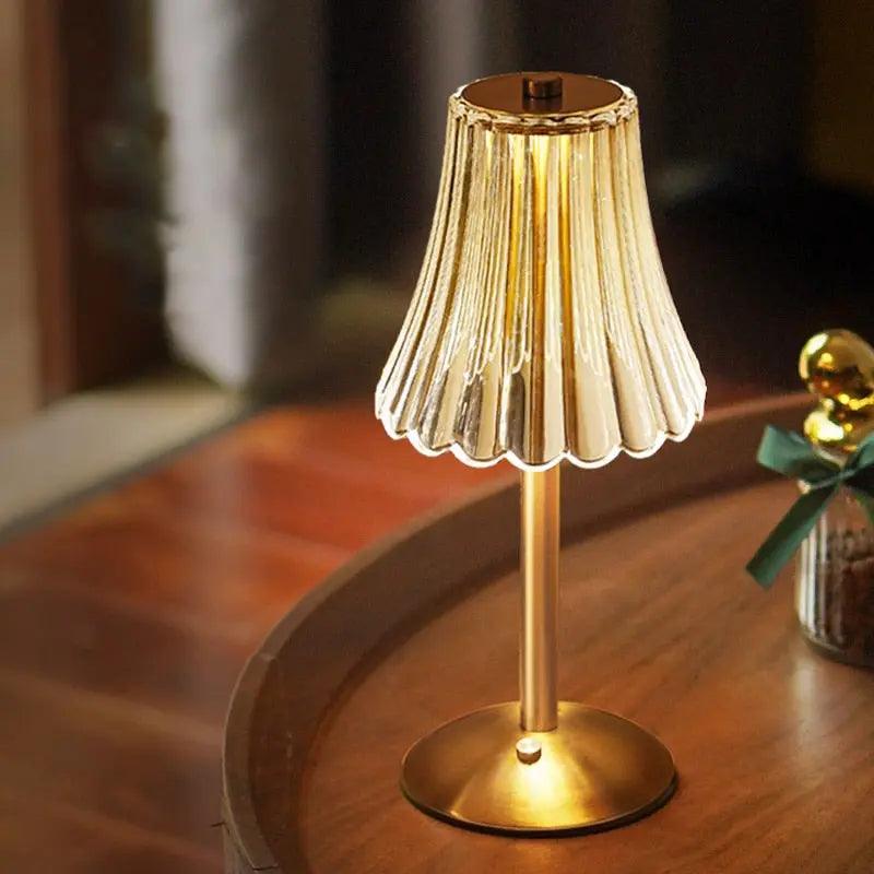 CrystalLuxe - Vintage Table Lamp with Elegant Shine