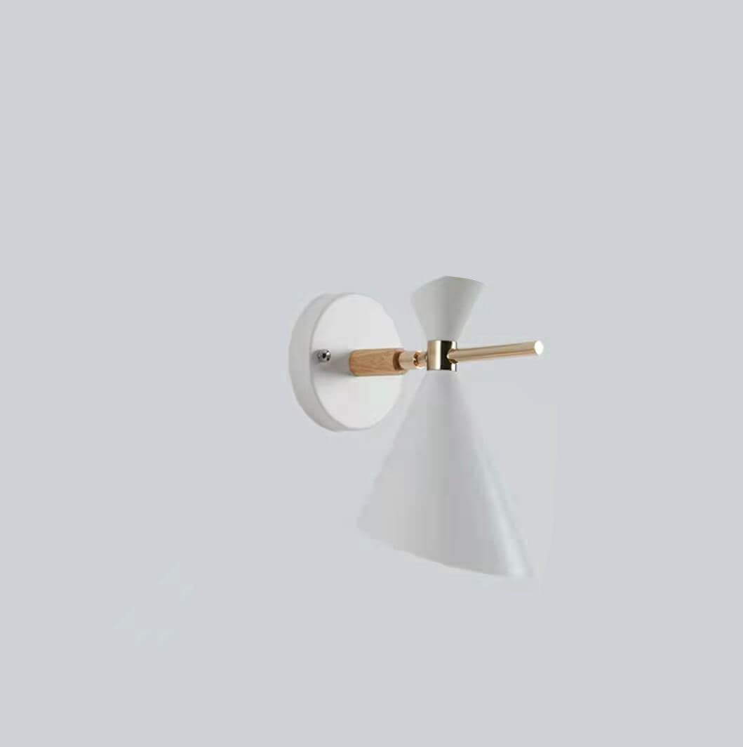 EleganceLume – Minimalist Horn Wall Lamp