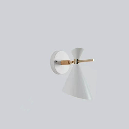 EleganceLume – Minimalist Horn Wall Lamp