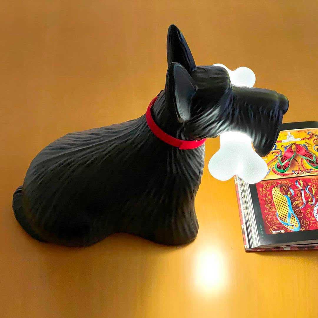 PuppyShine – Lampada da tavolo LED con Scottie Dog giocoso