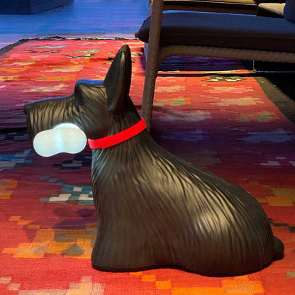 PuppyShine – Lampada da tavolo LED con Scottie Dog giocoso