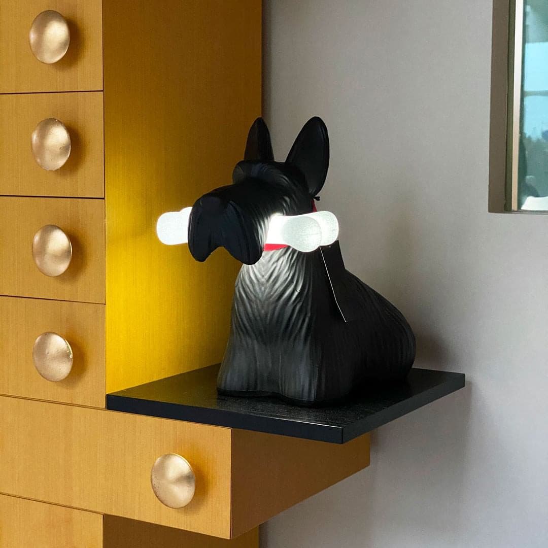 PuppyShine – Lampada da tavolo LED con Scottie Dog giocoso