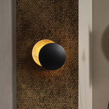 EclipseAura – Wall Lamp with Solar Eclipse Shape